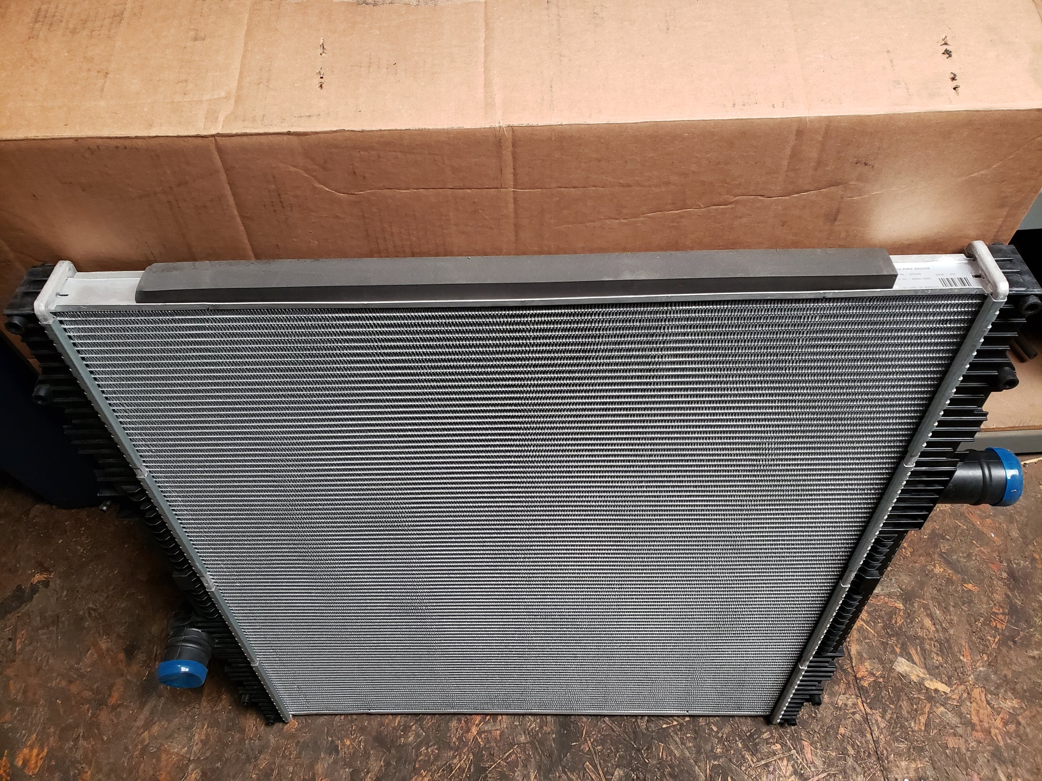 Kenworth/Peterbilt Cold Power Radiator – FleetCrew